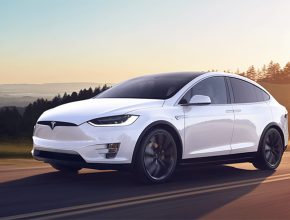 Tesla-model-x-goldenes-lenkrad-2016-cc-tesla